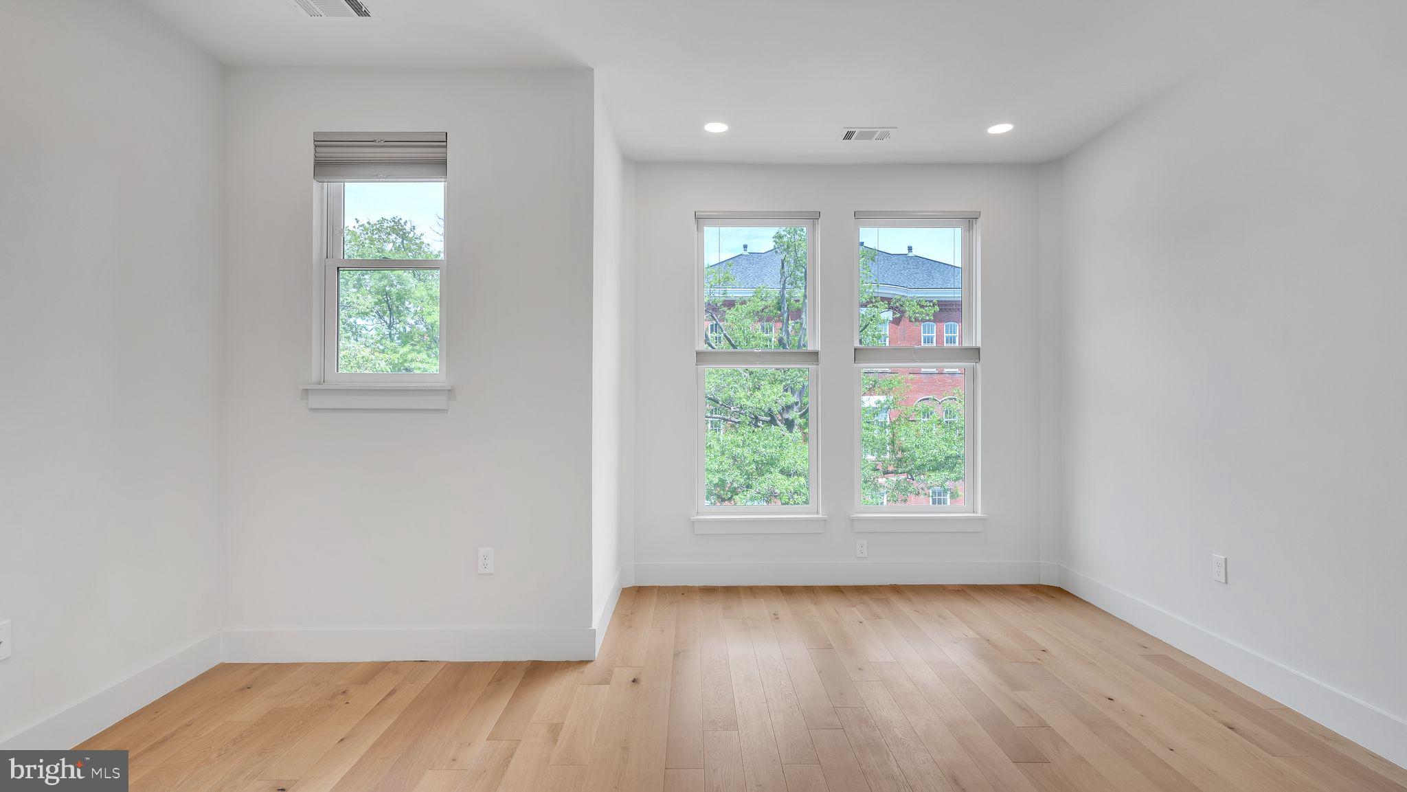 1309 E Street Southeast Washington, DC 20003 - Photo 11 of 33 Large Owners Suite Oasis