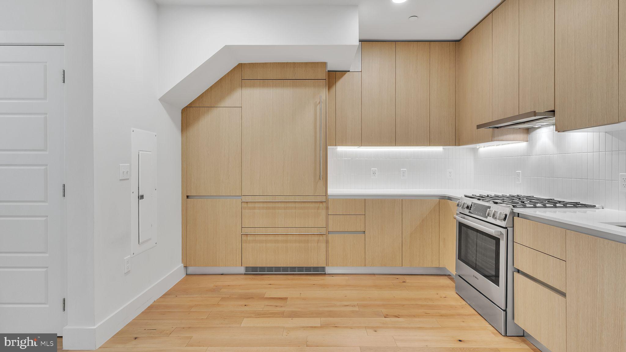 1309 E Street Southeast Washington, DC 20003 - Photo 10 of 33 Beautifully Integrated Appliances