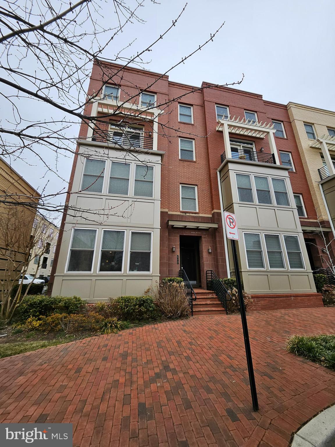 620 East Howell Avenue, Unit 101 Alexandria, VA 22301 - Photo 1 of 26 a front view of a building