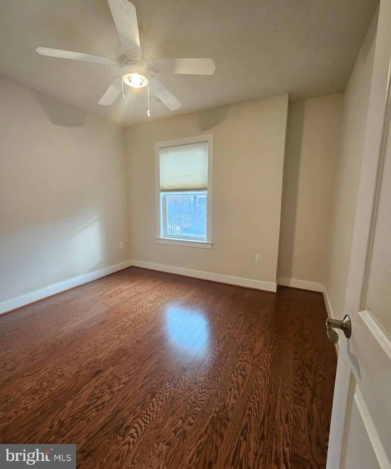 620 East Howell Avenue, Unit 101 Alexandria, VA 22301 - Photo 16 of 26 3rd Bedroom