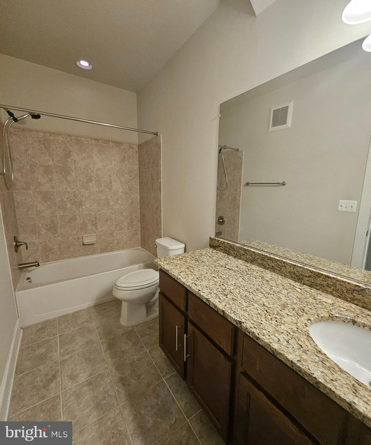 620 East Howell Avenue, Unit 101 Alexandria, VA 22301 - Photo 20 of 26 2nd Full bath
