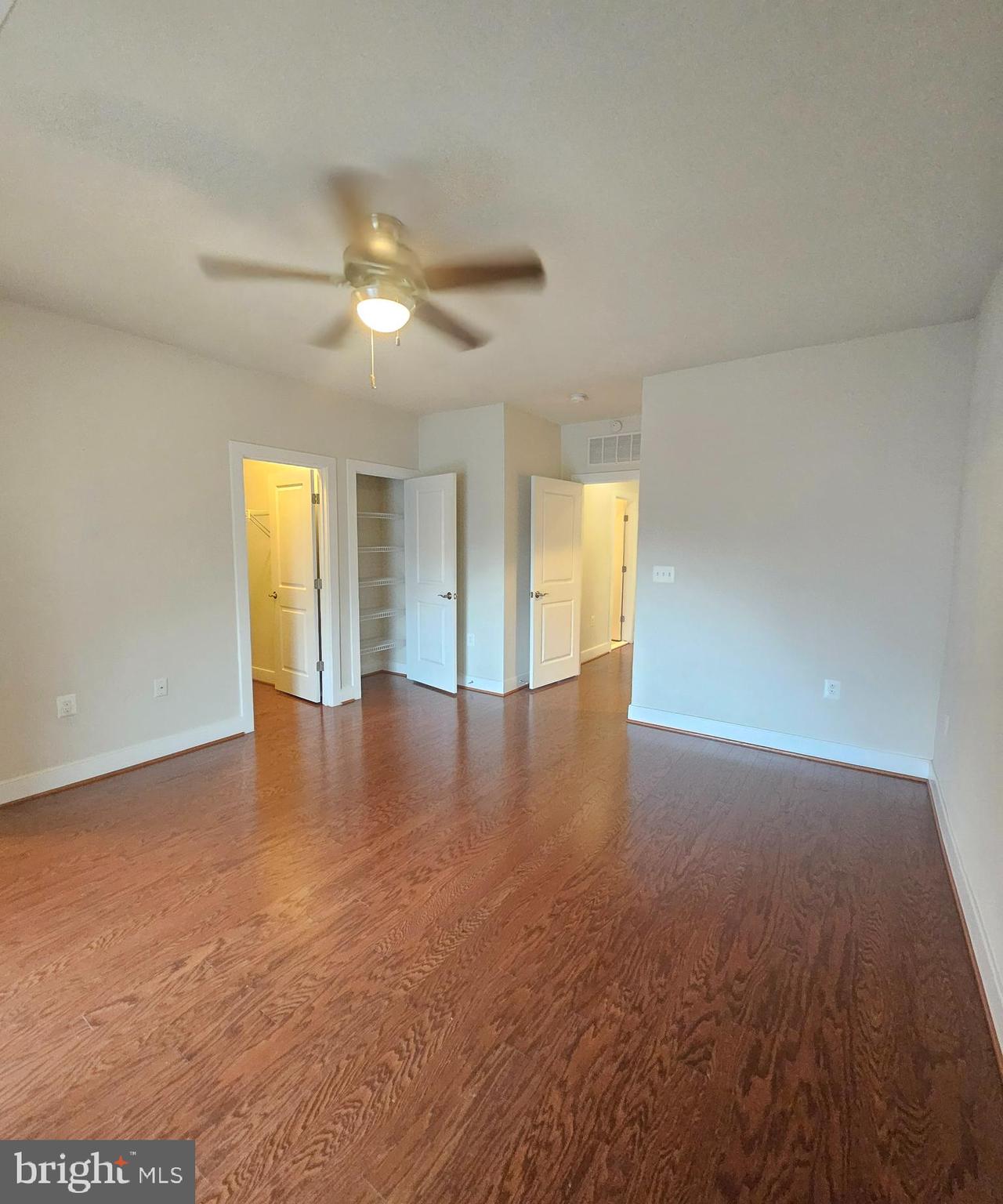 620 East Howell Avenue, Unit 101 Alexandria, VA 22301 - Photo 21 of 26 Primary Bedroom