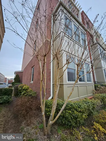 $4,375 | 620 East Howell Avenue, Unit 101, Alexandria, VA 22301