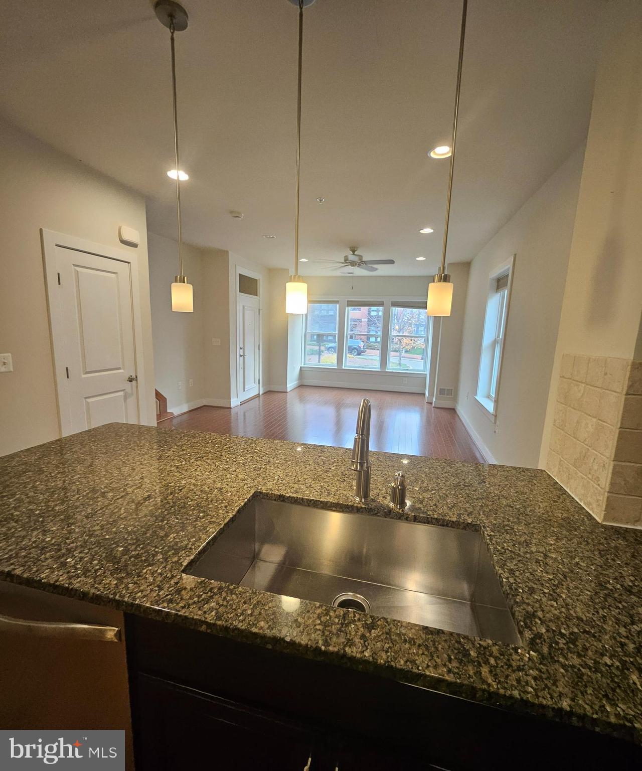 620 East Howell Avenue, Unit 101 Alexandria, VA 22301 - Photo 8 of 26