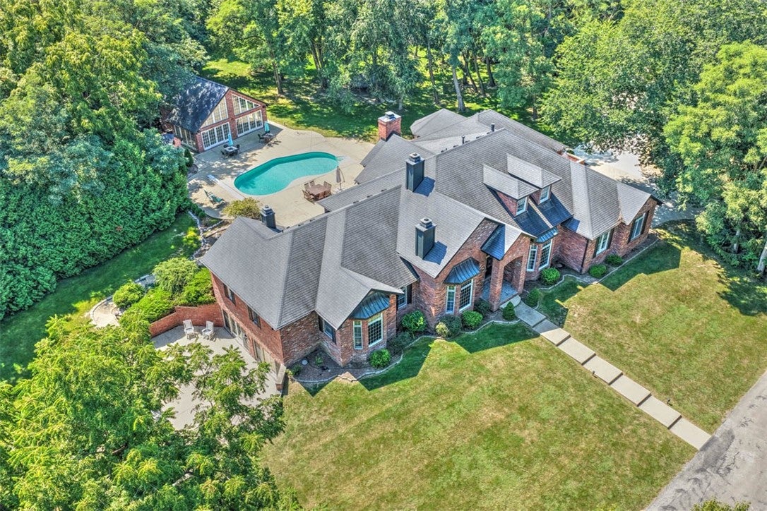 4290 South Lake Court Decatur, IL 62521 - Photo 1 of 31 Gallery Image 1