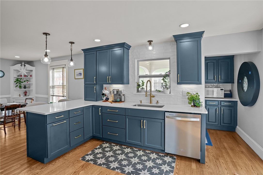 26 Keith Avenue Cranston, RI 02910 - Photo 4 of 43