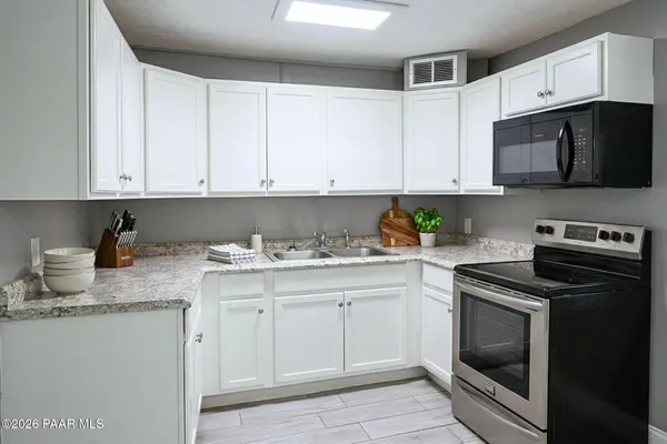 $950 | 2143 North Bell Avenue, Tucson, AZ 85712