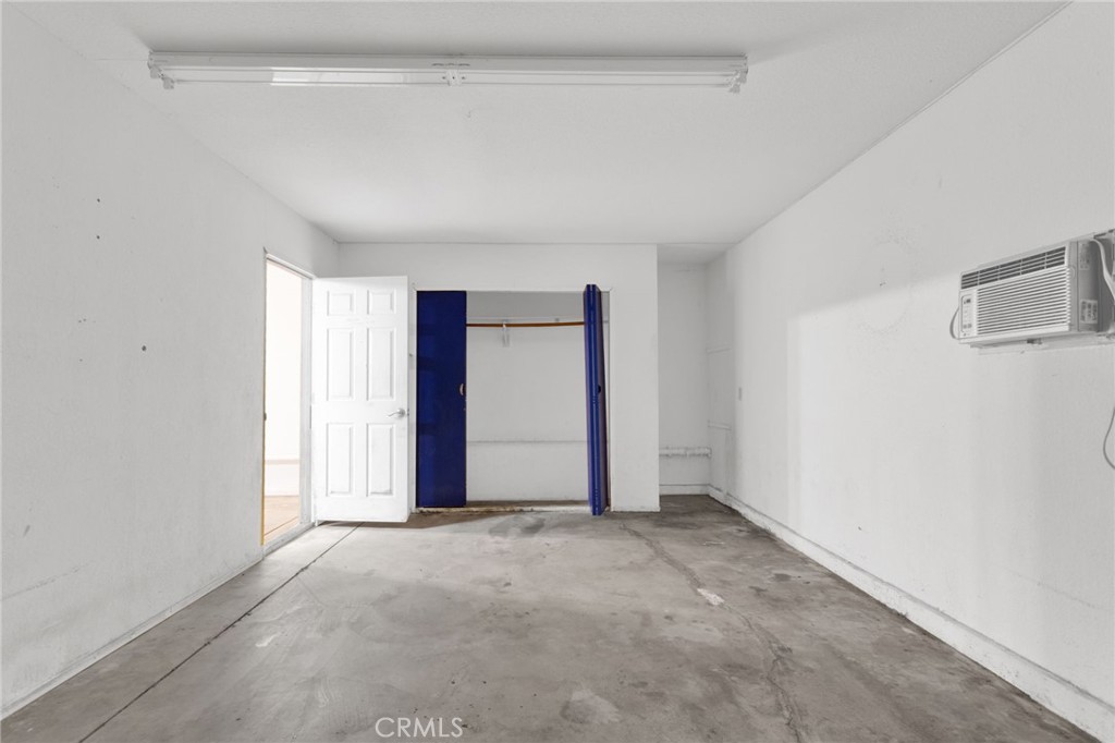 15160 Cheyenne Road Apple Valley, CA 92307 - Photo 40 of 55 a view of an empty room and window