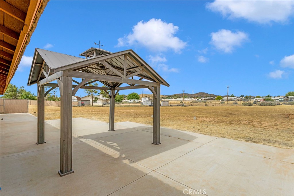 15160 Cheyenne Road Apple Valley, CA 92307 - Photo 41 of 55 a view of a terrace