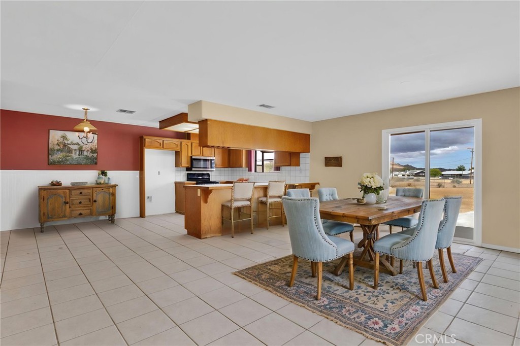 15160 Cheyenne Road Apple Valley, CA 92307 - Photo 10 of 55 Photo has been digitally staged