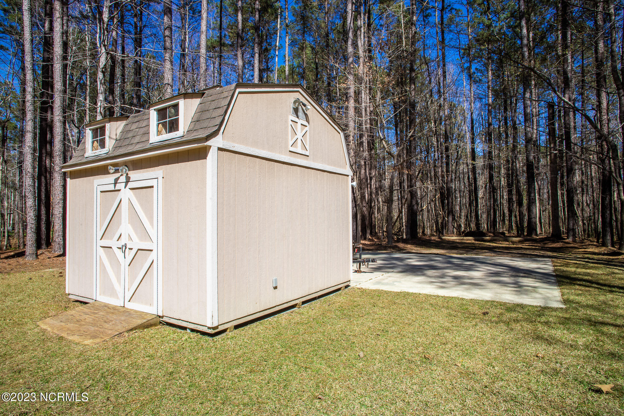 39 Gables Road New Bern, NC 28562 - Photo 34 of 42 Rear - Detached Workshop & Patio