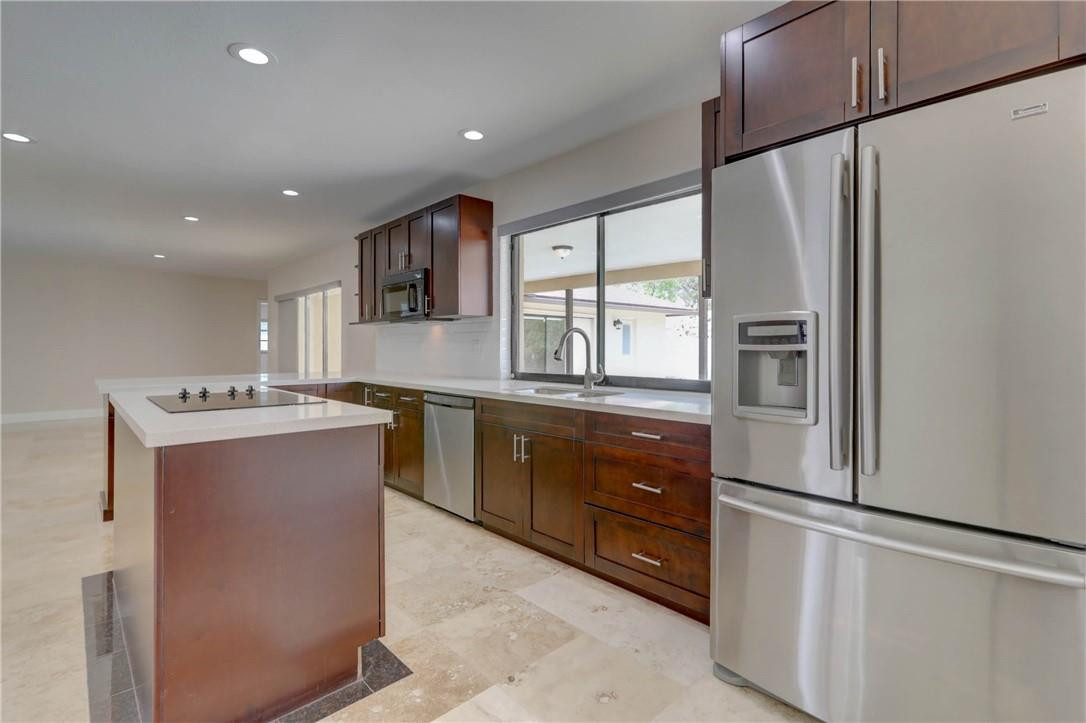 8671 Gatehouse Road Plantation, FL 33324 - Photo 10 of 28 Photo 10