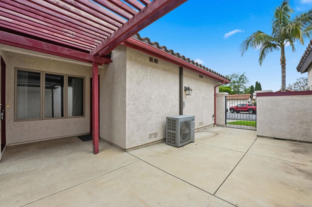 245 Smoke Tree Place Oceanside, CA 92057 - Photo 4 of 30