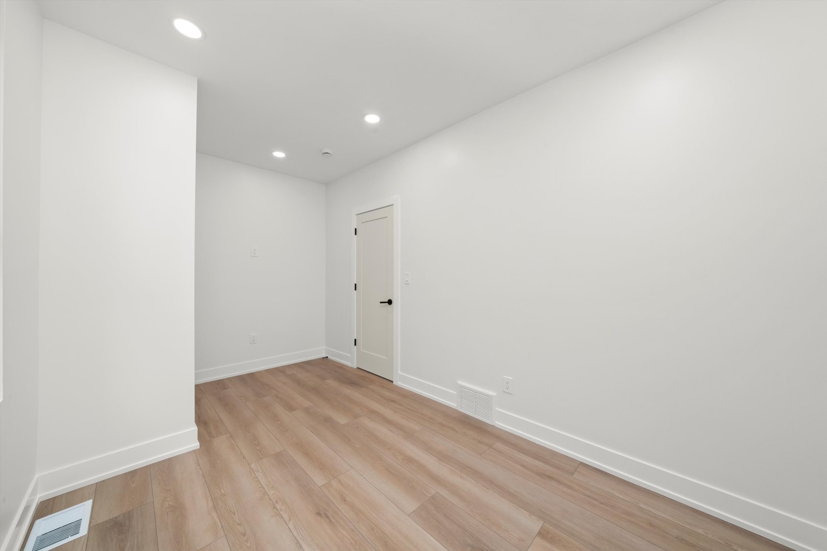 7150 South Talman Avenue, Unit 1 Chicago, IL 60629 - Photo 9 of 19 a view of room