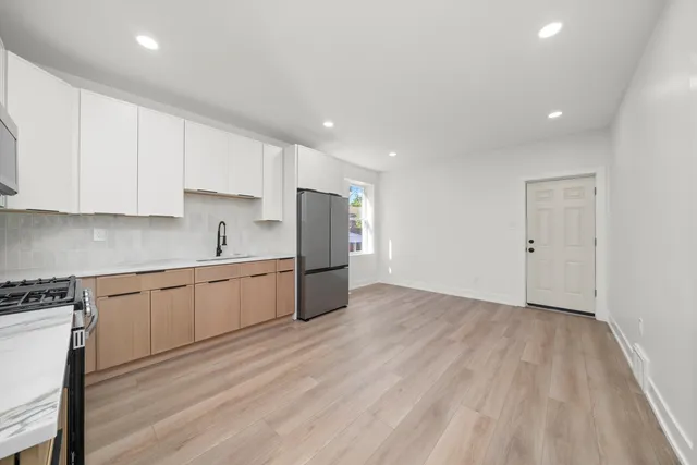 $2,600 | 7150 South Talman Avenue, Unit 1, Chicago, IL 60629