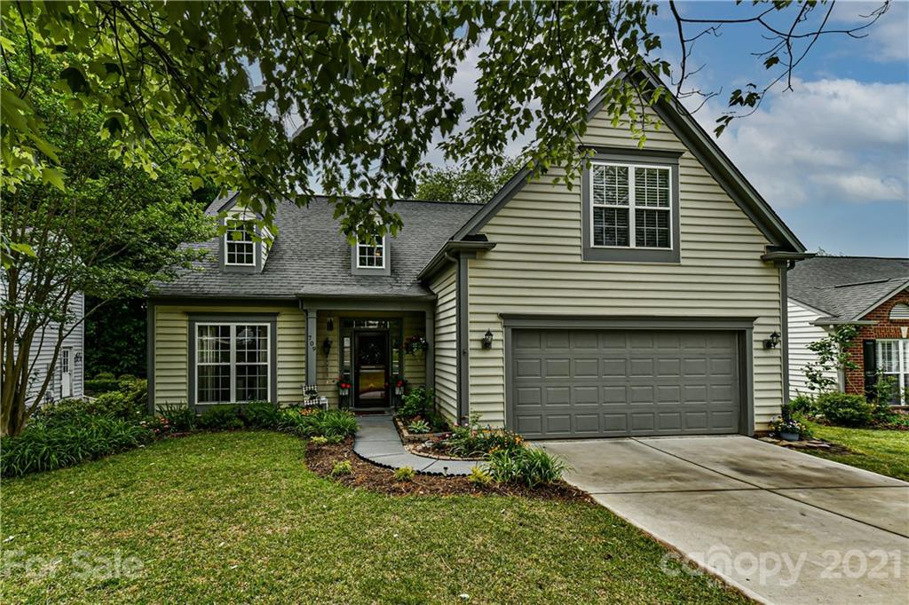 709 Clearbrook Road Matthews, NC 28105 - Photo 1 of 35 Gallery Image 1