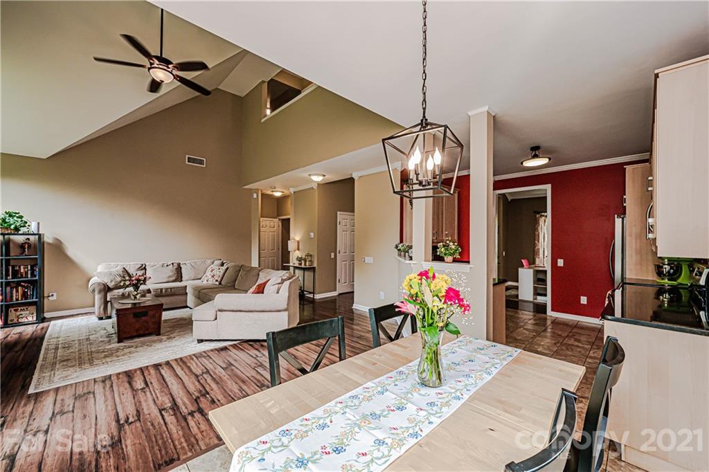 709 Clearbrook Road Matthews, NC 28105 - Photo 11 of 35 Gallery Image 11