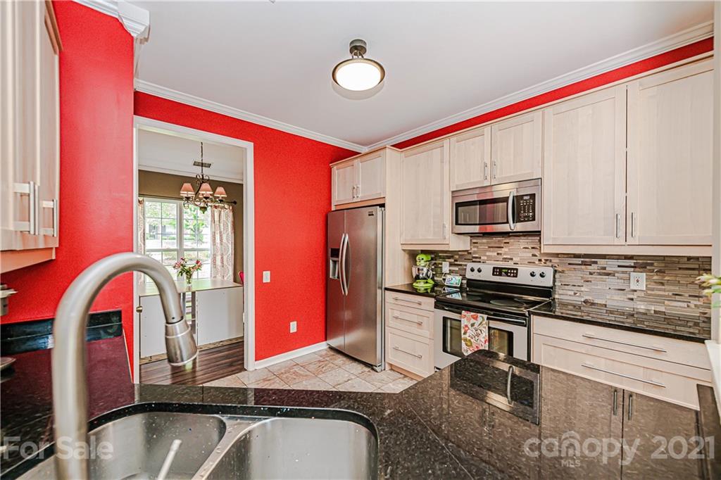 709 Clearbrook Road Matthews, NC 28105 - Photo 15 of 35 Gallery Image 15