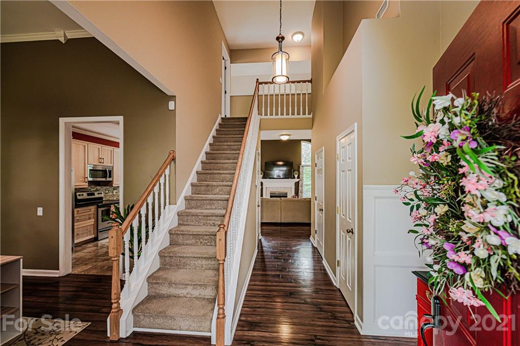 709 Clearbrook Road Matthews, NC 28105 - Photo 3 of 35 Gallery Image 3