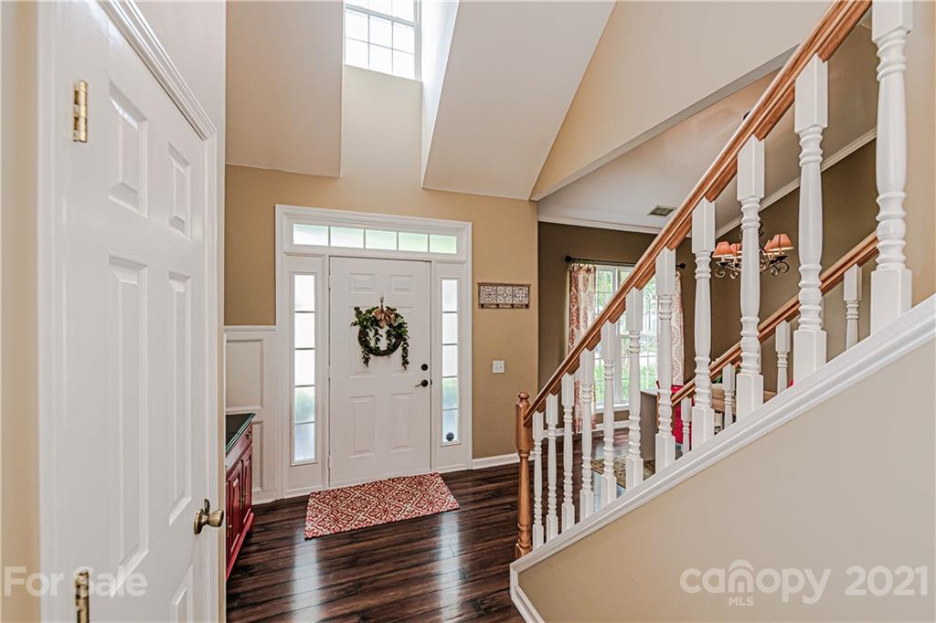 709 Clearbrook Road Matthews, NC 28105 - Photo 4 of 35 Gallery Image 4
