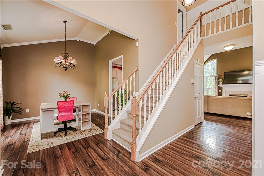 709 Clearbrook Road Matthews, NC 28105 - Photo 5 of 35 Gallery Image 5