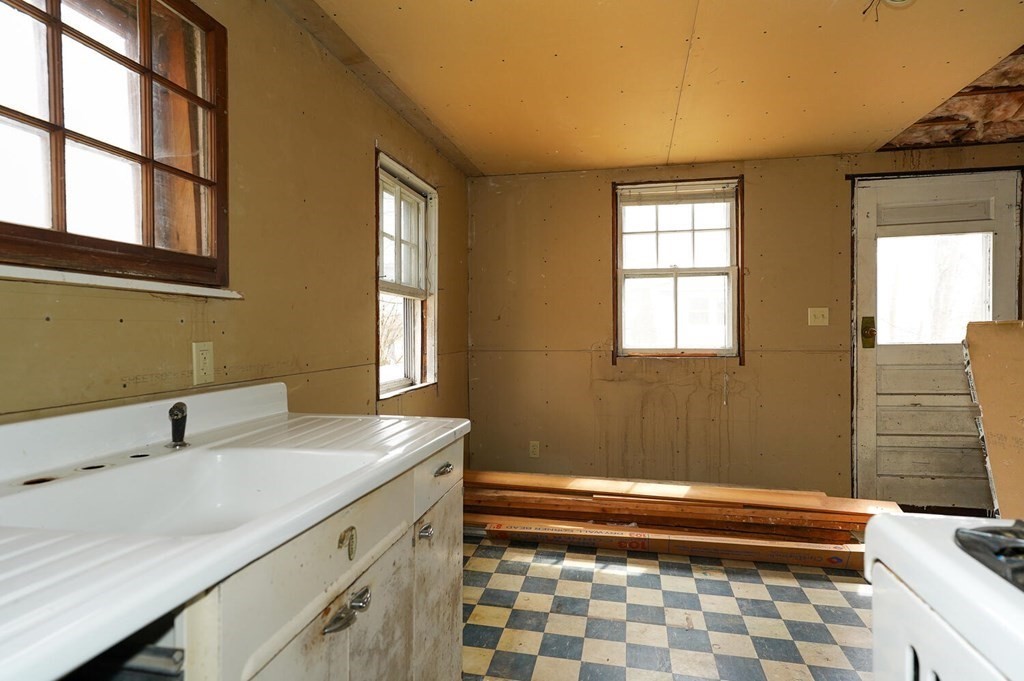 6-8 Lewis Street Maynard, MA 01754 - Photo 7 of 17 Gallery Image 7