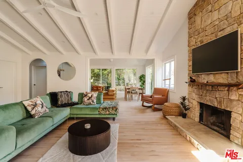 $2,995,000 | 19809 Montau Drive, Topanga, CA 90290