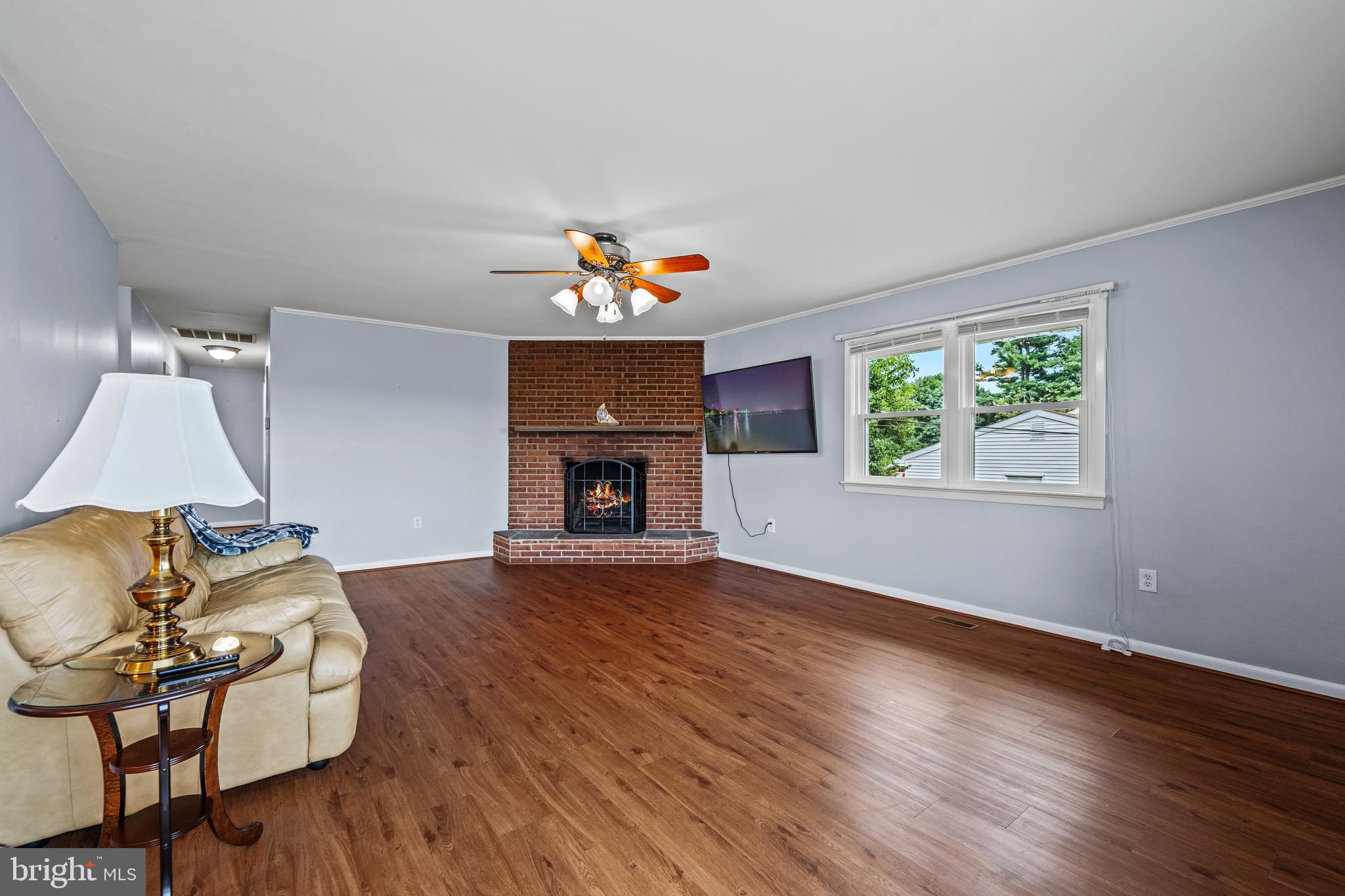 4090 Boteler Road Mount Airy, MD 21771 - Photo 5 of 52 Living Room