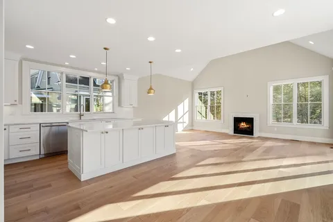 $1,550,000 | 1060 Grove Street, Unit 43, Framingham, MA 01701