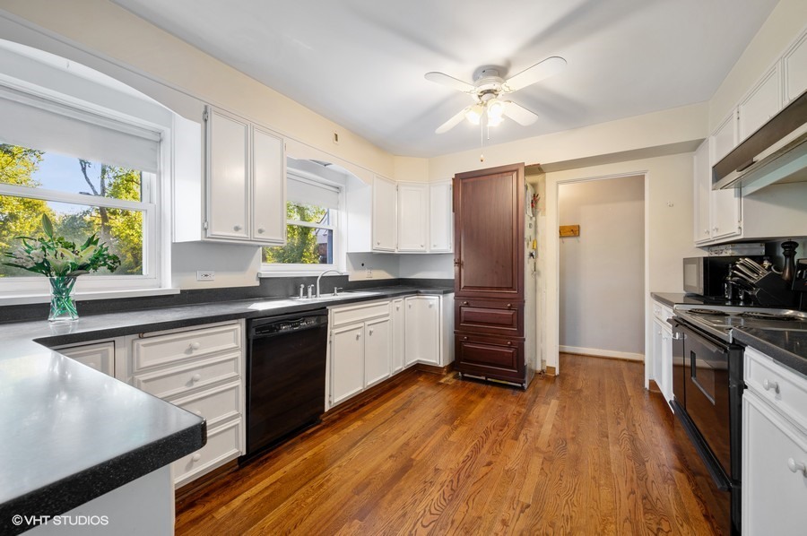 357 Downing Road Riverside, IL 60546 - Photo 7 of 30