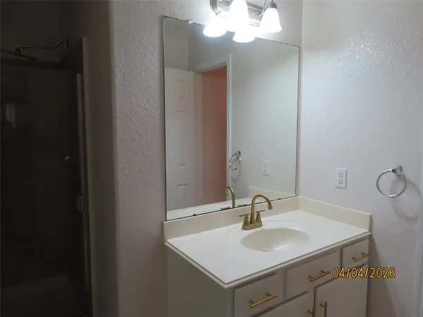 $2,500 | 15631 South Fall Fern Circle, Houston, TX 77044