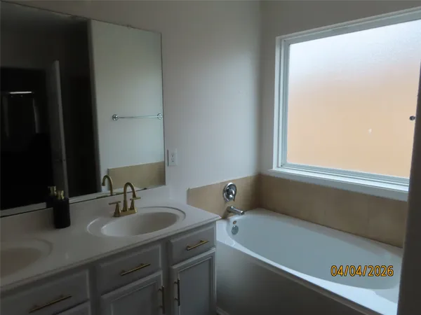 $2,500 | 15631 South Fall Fern Circle, Houston, TX 77044