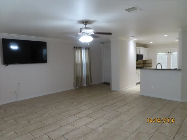 $2,500 | 15631 South Fall Fern Circle, Houston, TX 77044