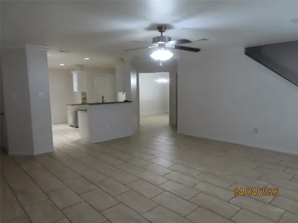 $2,500 | 15631 South Fall Fern Circle, Houston, TX 77044