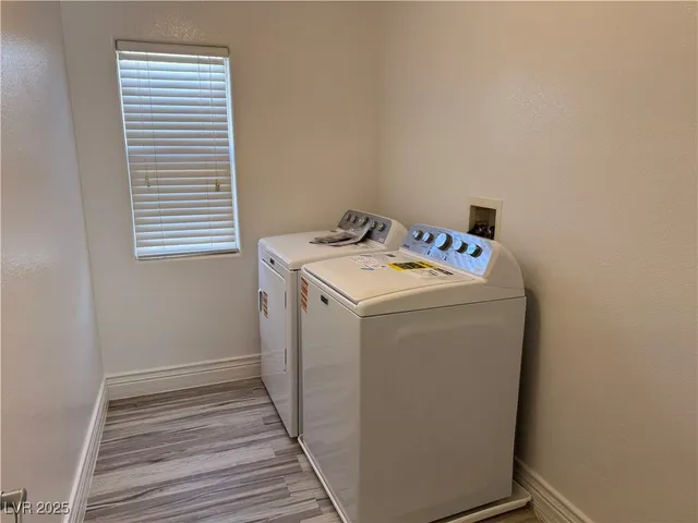 $2,350 | 447 Center Green Drive, Las Vegas, NV 89148