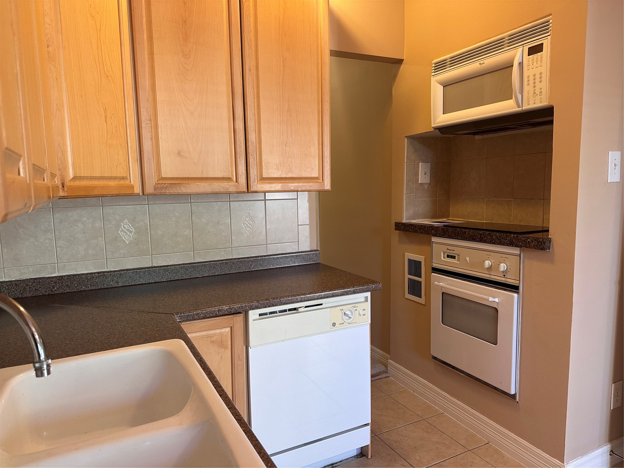 4110 Woodhead Street Houston, TX 77098 - Photo 9 of 15