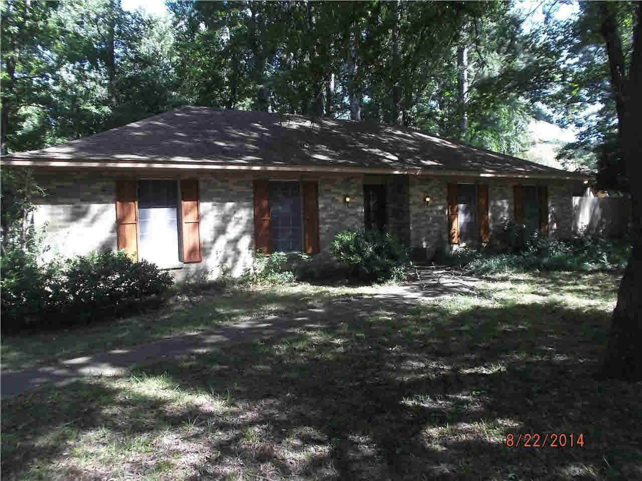 805 Timberlain Drive Jackson, MS 39211 - Photo 1 of 15 Front