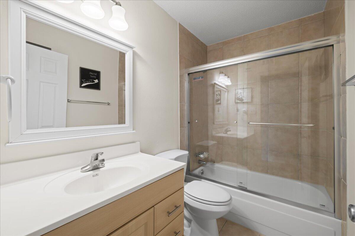 210 Pelham Road, Unit 204B Fort Walton Beach, FL 32547 - Photo 14 of 25 13-13-bathroom