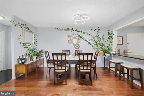 $414,999 | 1800 Old Meadow Road, Unit 1204, McLean, VA 22102