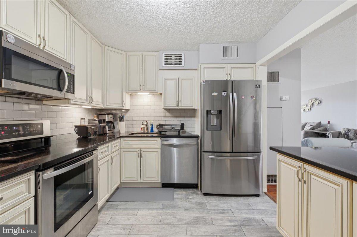 1800 Old Meadow Road, Unit 1204 McLean, VA 22102 - Photo 17 of 36