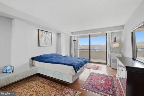 $414,999 | 1800 Old Meadow Road, Unit 1204, McLean, VA 22102