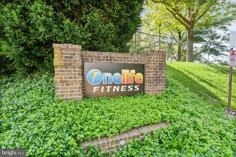$414,999 | 1800 Old Meadow Road, Unit 1204, McLean, VA 22102