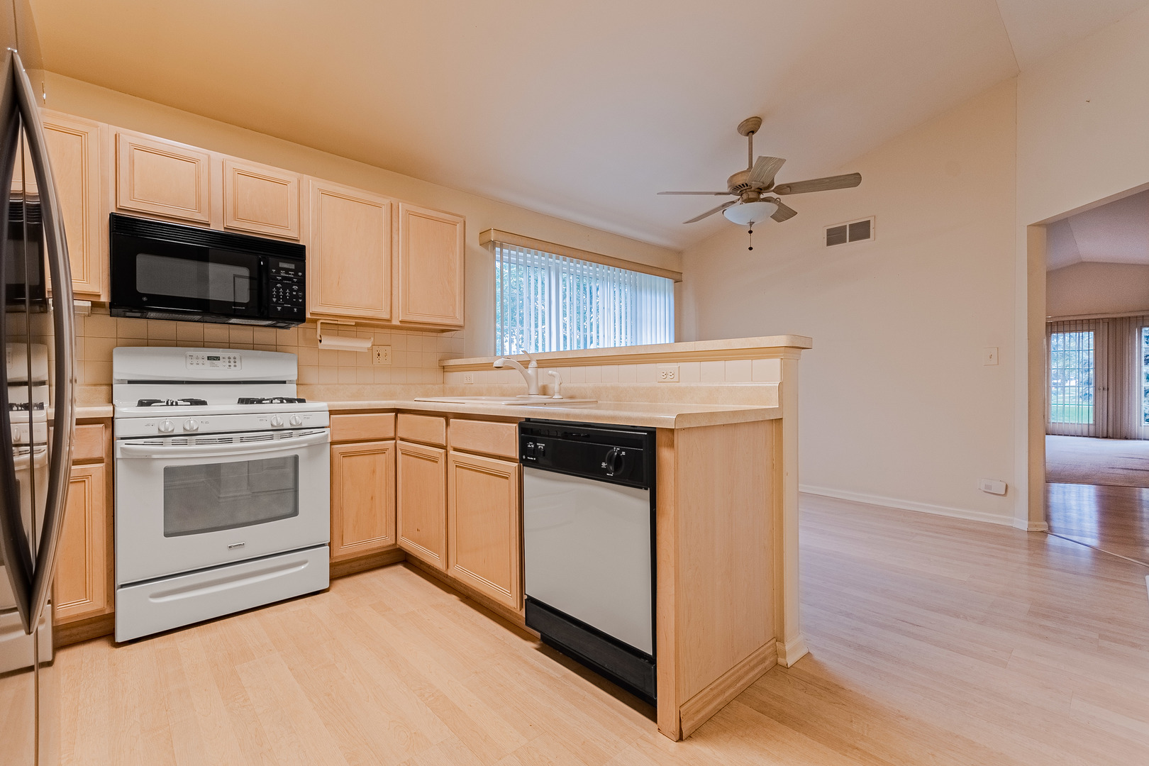 298 Haber Road Cary, IL 60013 - Photo 11 of 22 Gallery Image 11