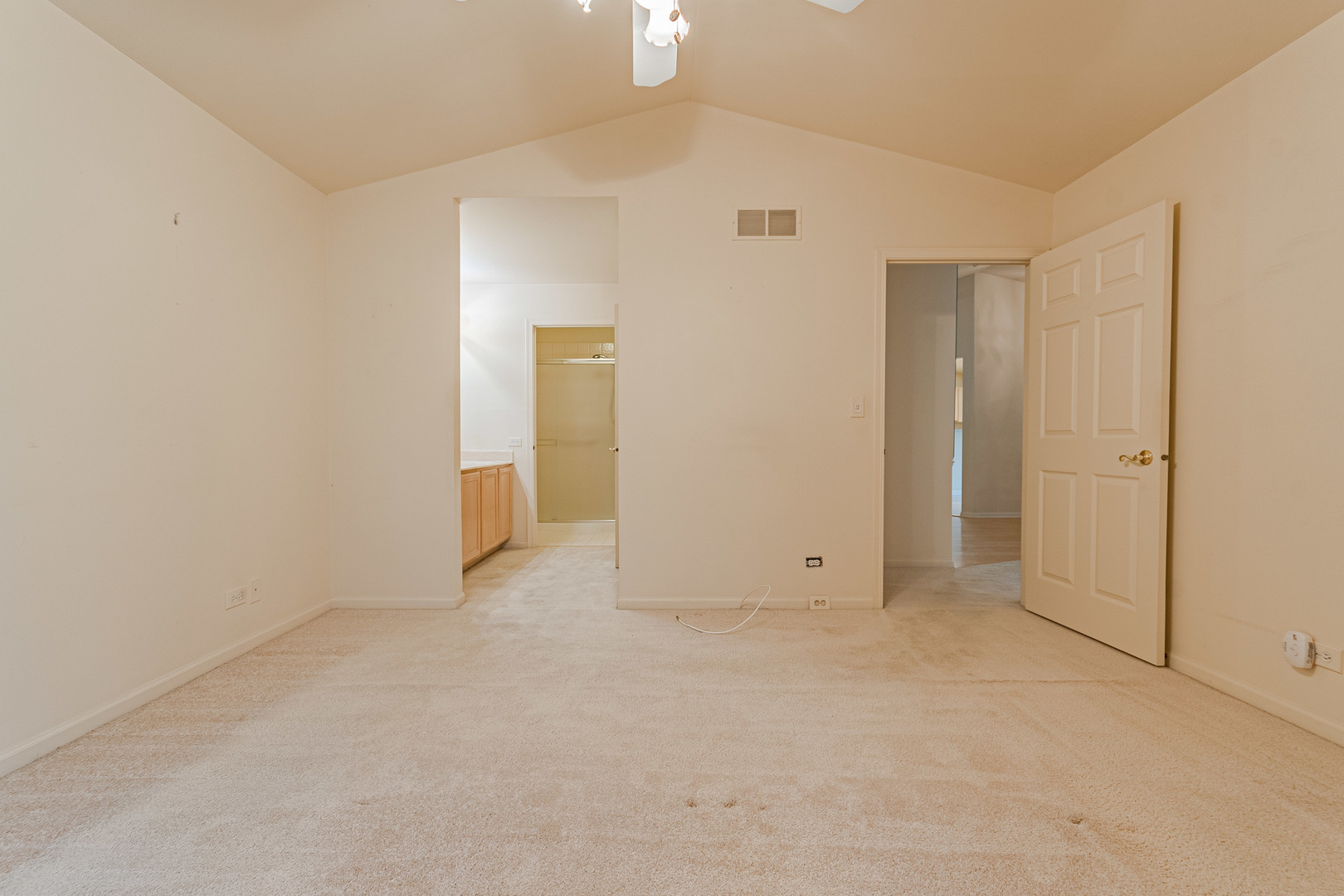 298 Haber Road Cary, IL 60013 - Photo 13 of 22 Gallery Image 13
