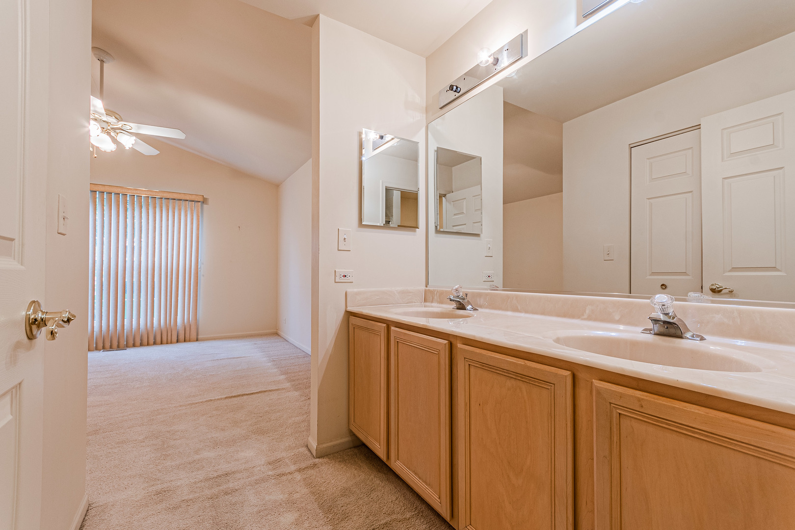 298 Haber Road Cary, IL 60013 - Photo 16 of 22 Gallery Image 16