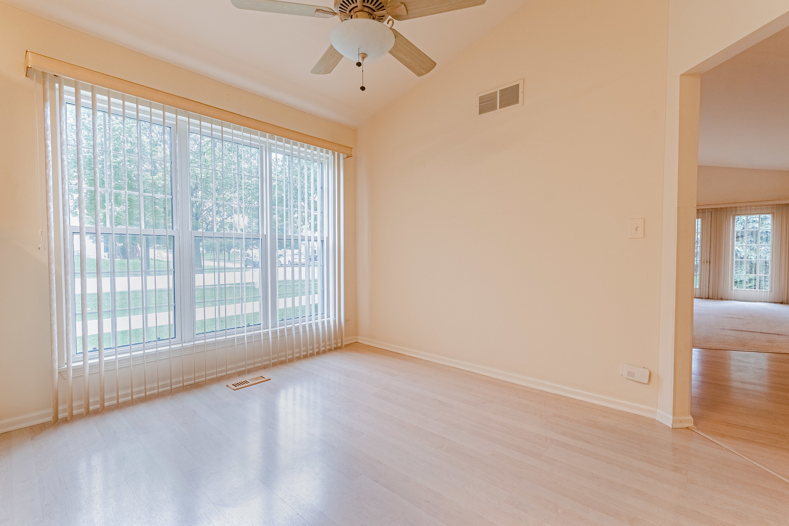 298 Haber Road Cary, IL 60013 - Photo 8 of 22 Gallery Image 8
