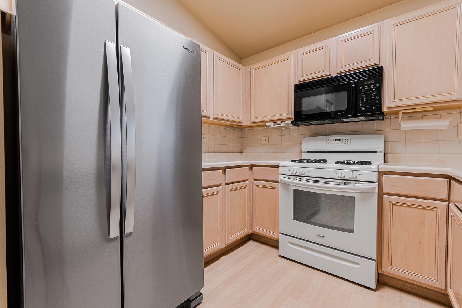 298 Haber Road Cary, IL 60013 - Photo 10 of 22 Gallery Image 10