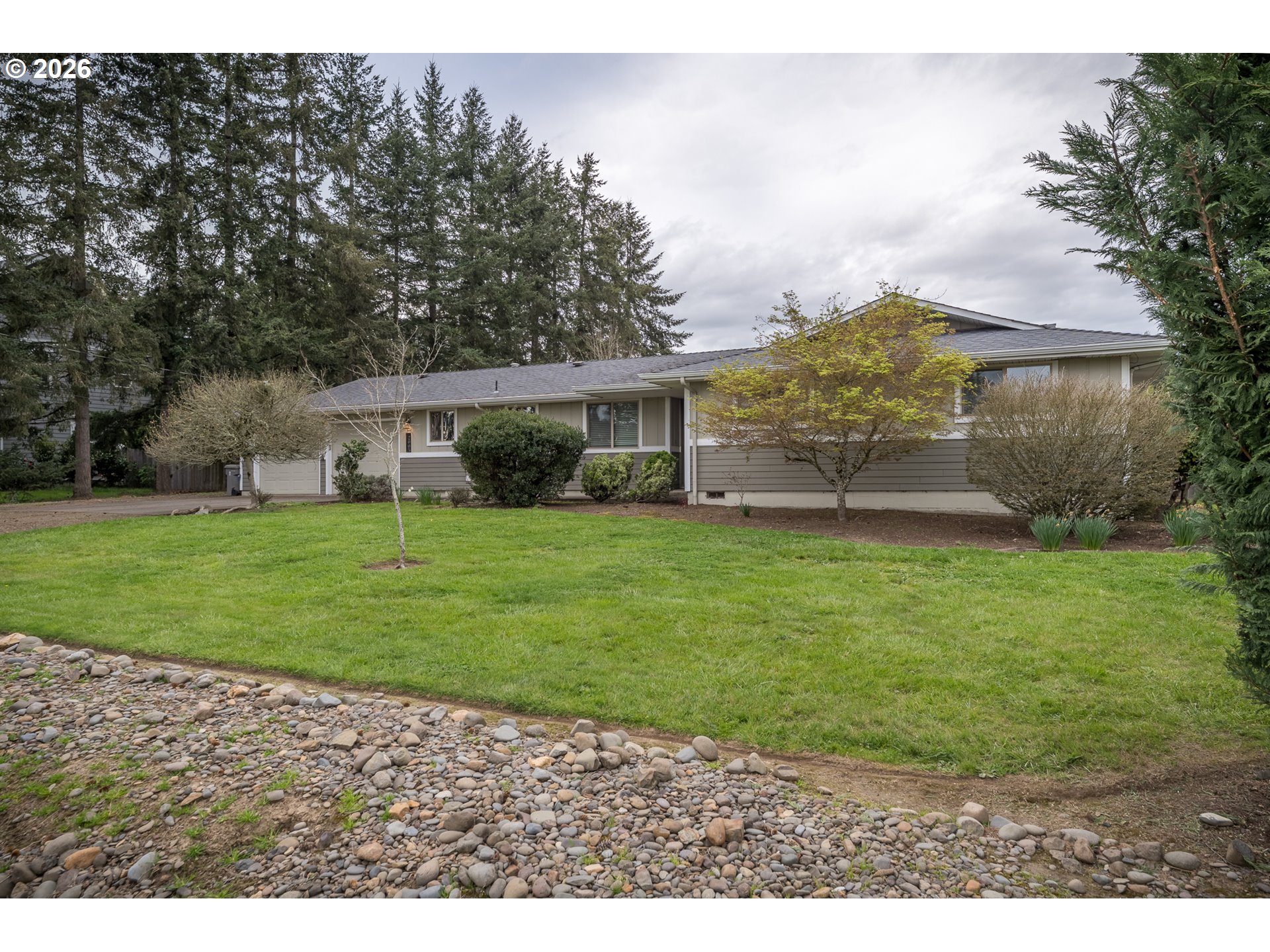 2005 Northwest Bloom Lane Albany, OR 97321 - Photo 2 of 34