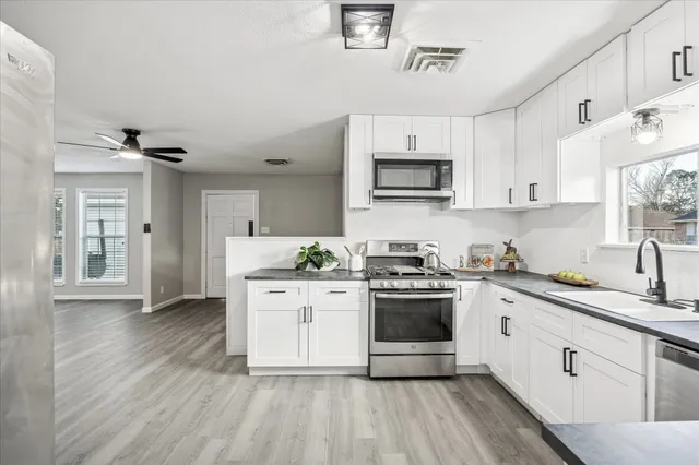 $392,000 | 11910 11th Street, Santa Fe, TX 77510