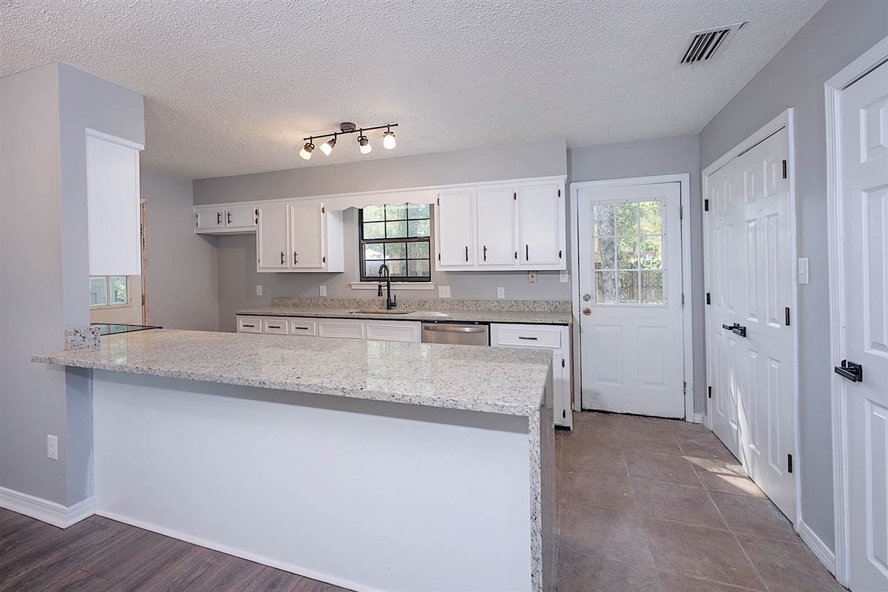 203 Maplewood Loop Daphne, AL 36526 - Photo 3 of 18